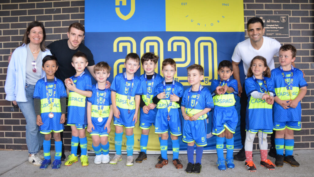 Mini-Roos football is played in mixed teams of boys and girls